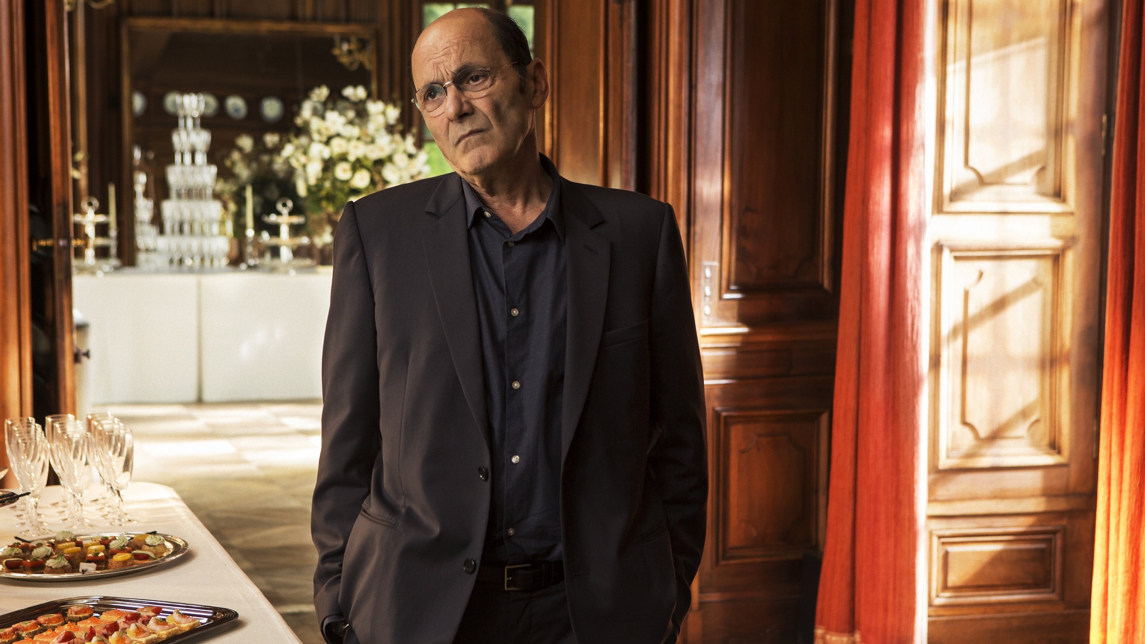 C'est la vie! Background