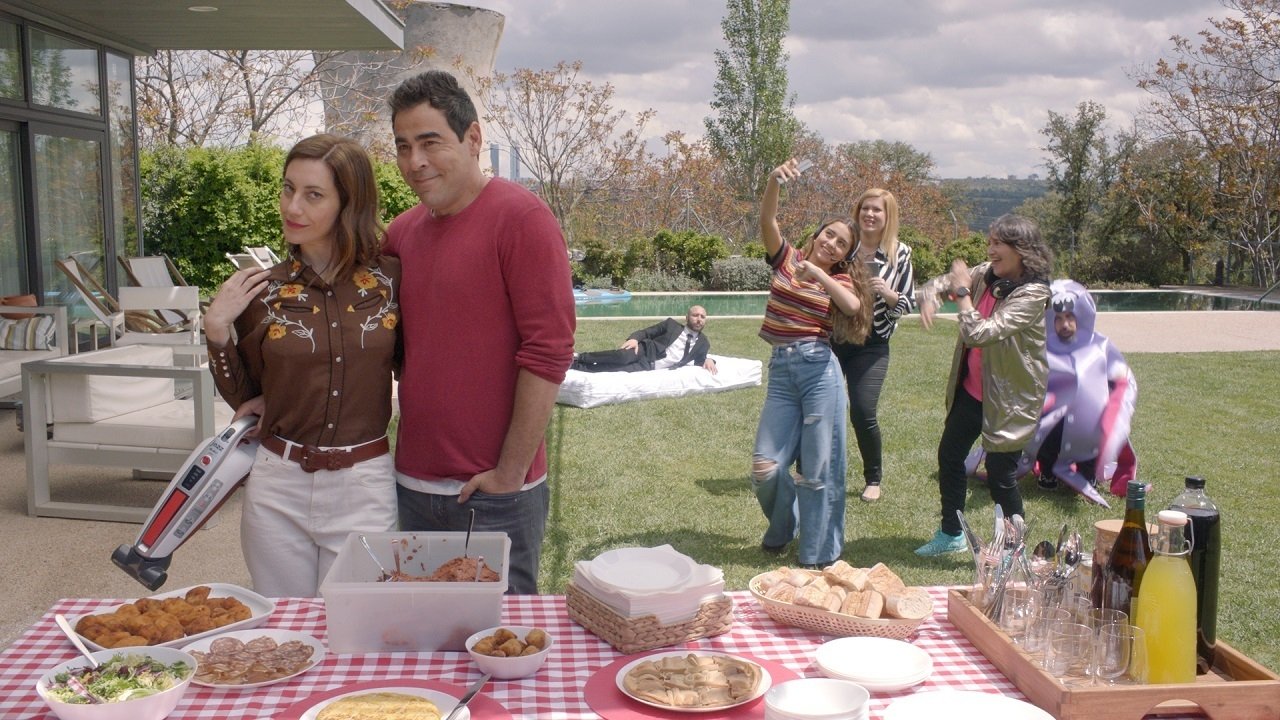 Fuera de serie Background