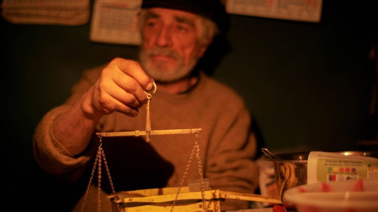 La fabulosa máquina de cosechar oro Background