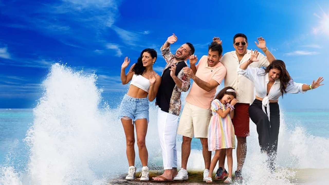 De viaje con los Derbez Background