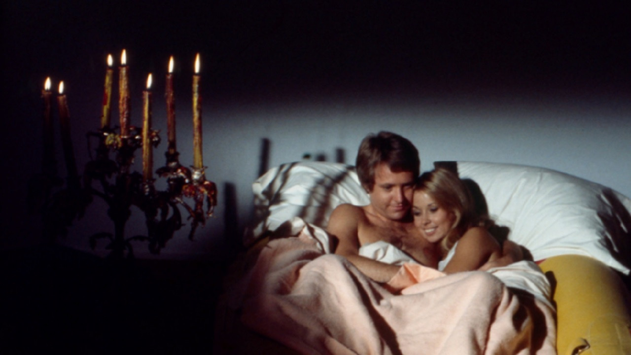 Gidget Gets Married Background