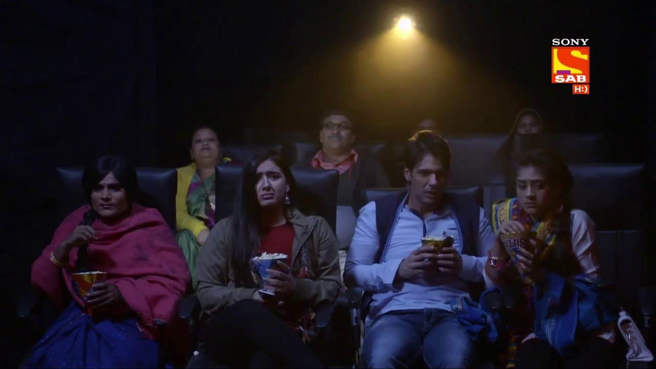 Jijaji Chhat Par Hai Background