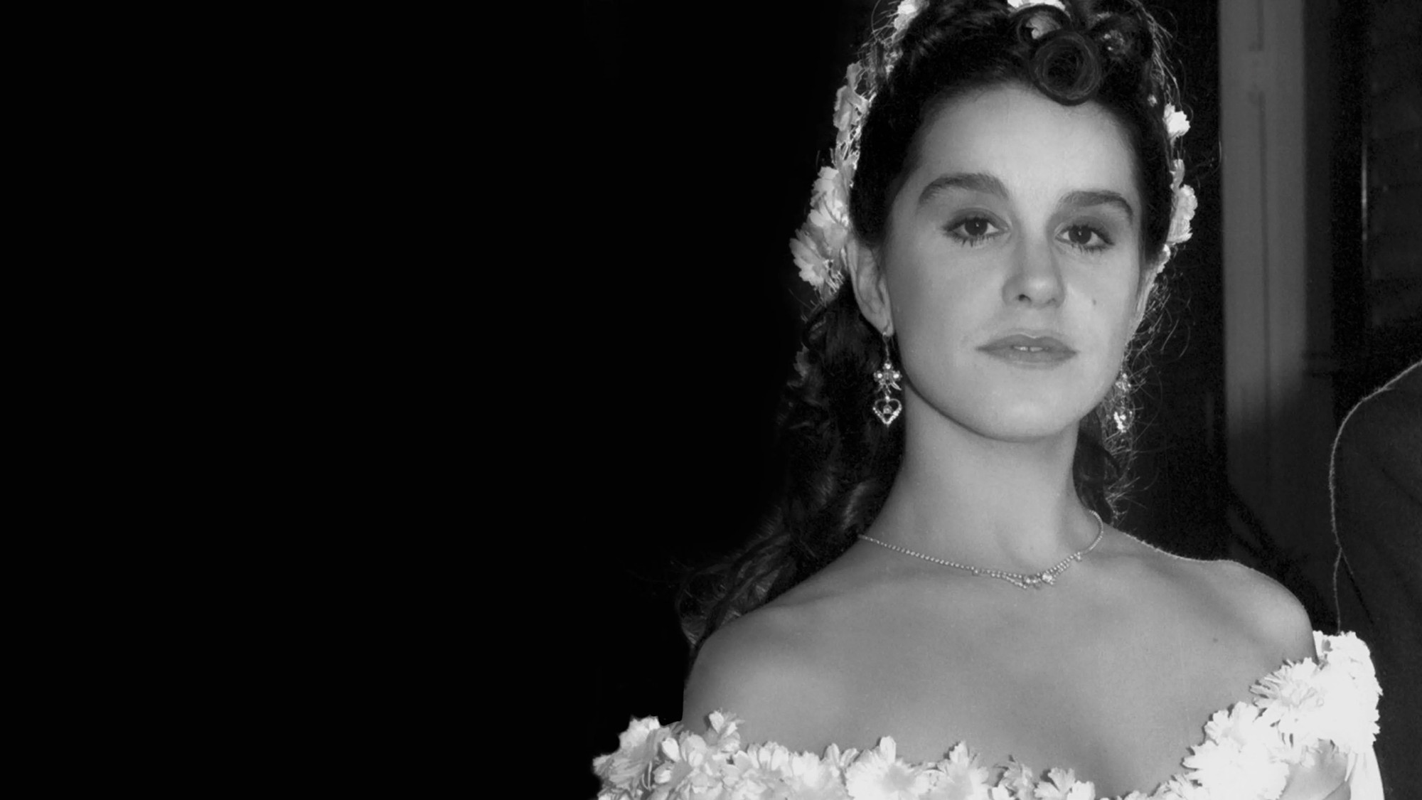 Sinhá Moça Background