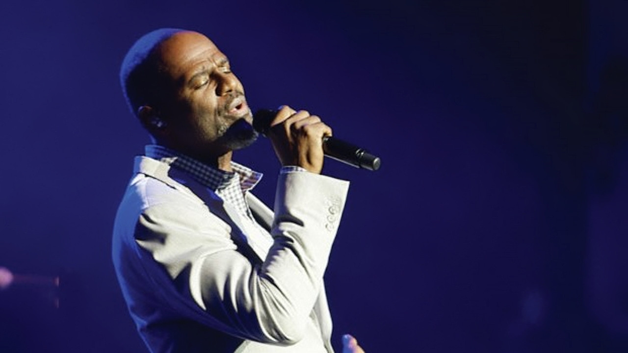 An Evening with Brian McKnight Background