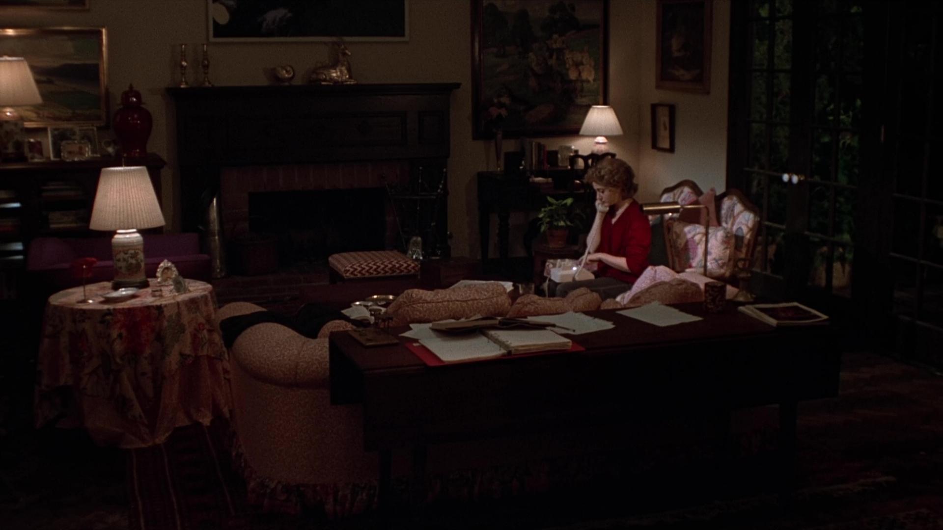 When a Stranger Calls Background