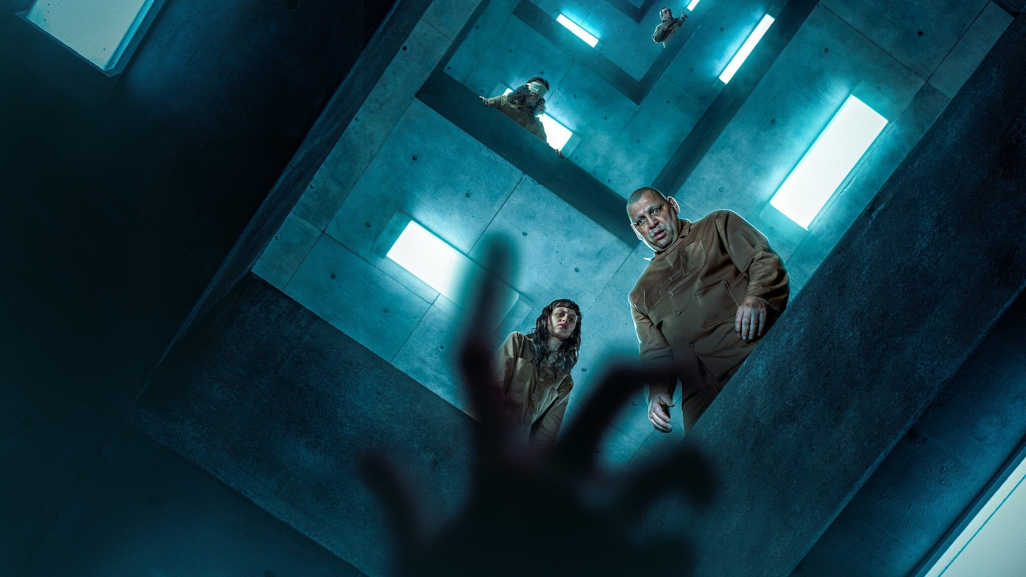 El hoyo 2 Background