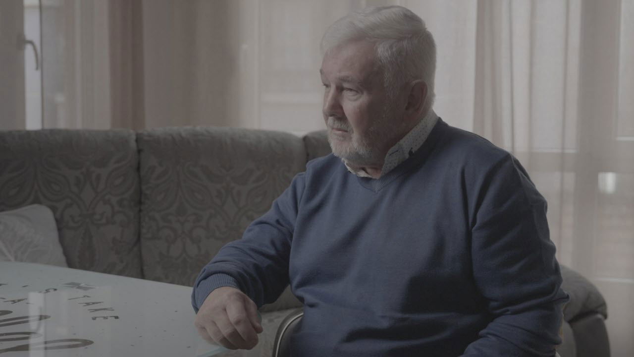 Confessions of a Crime Boss Background