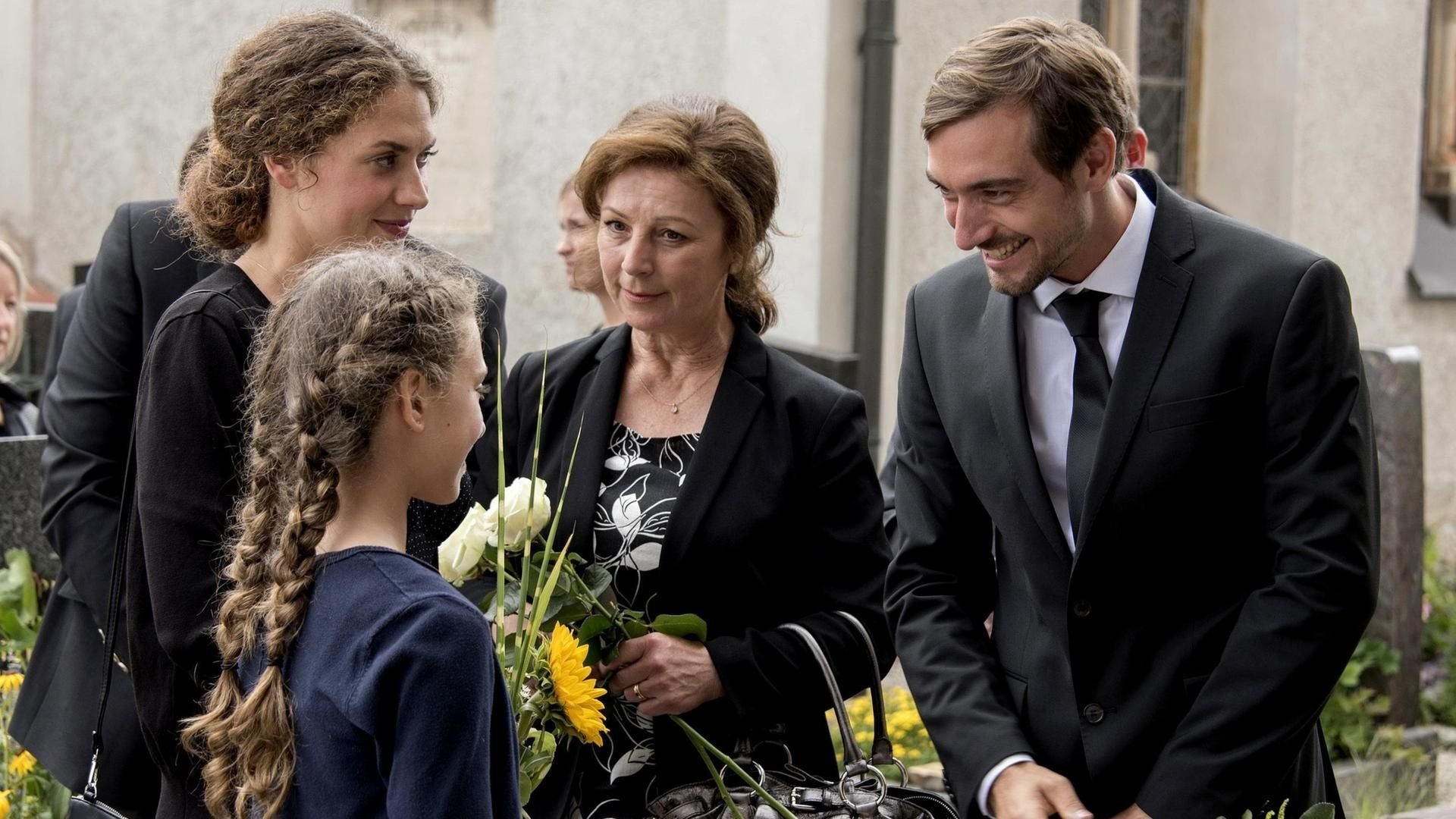 Hochzeitsstrudel und Zwetschgenglück Background