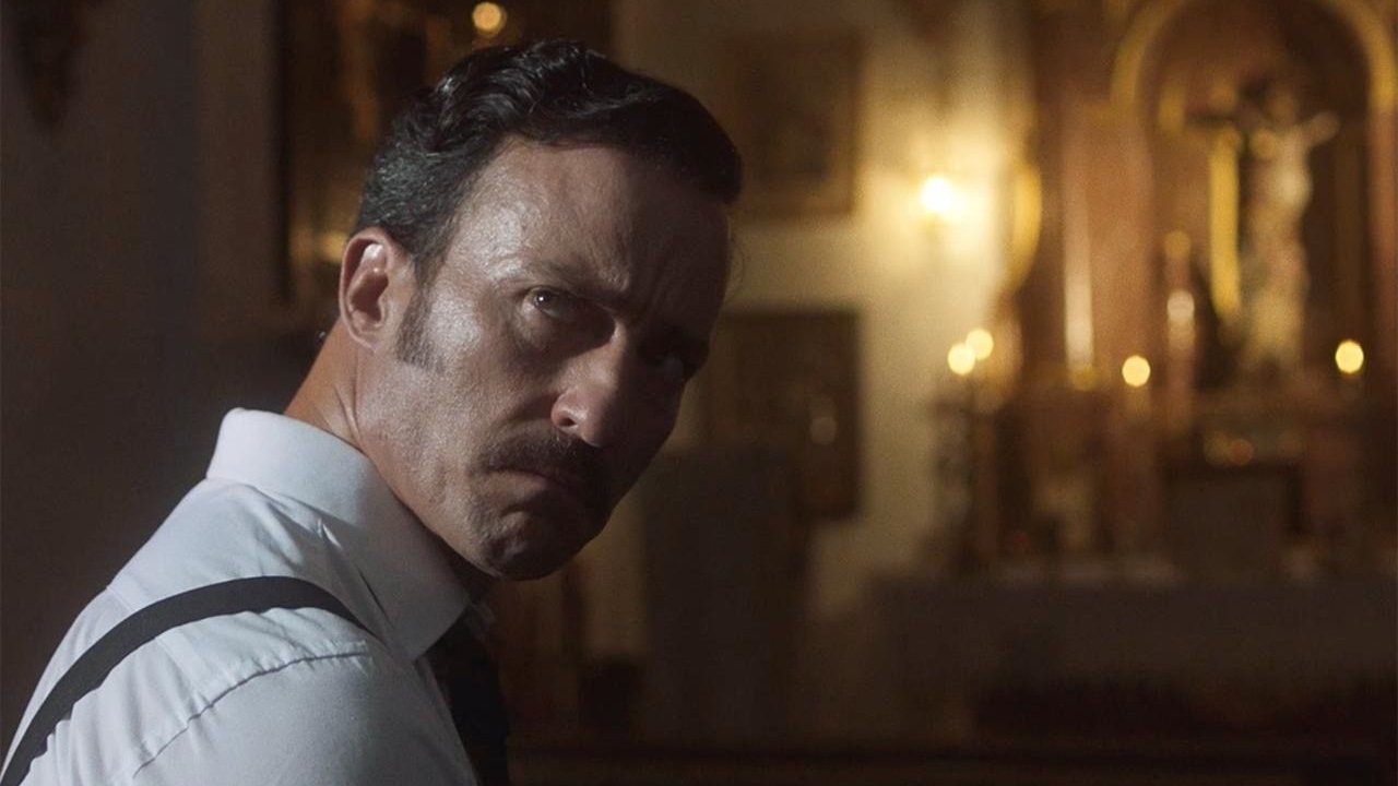 La Mancha Negra Background