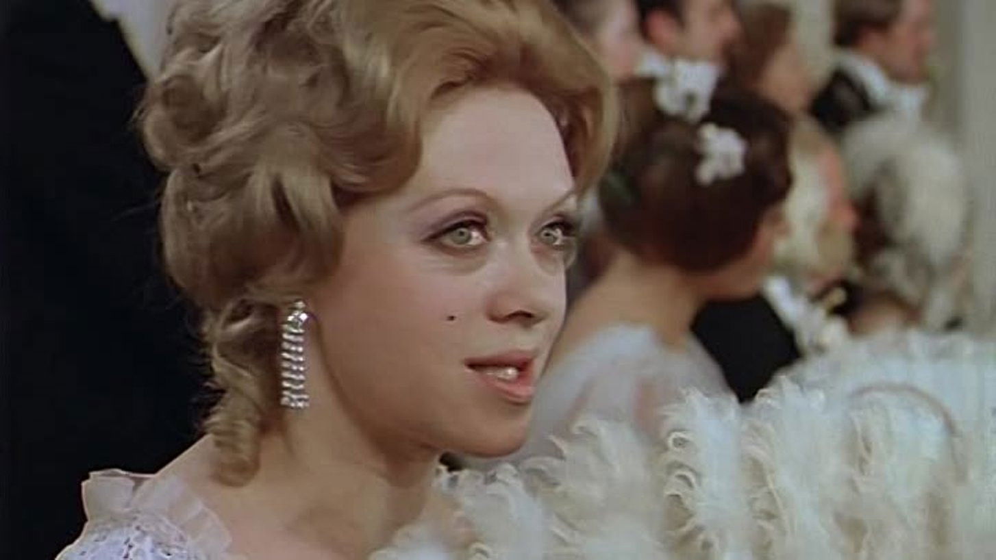 The Straw Hat Background