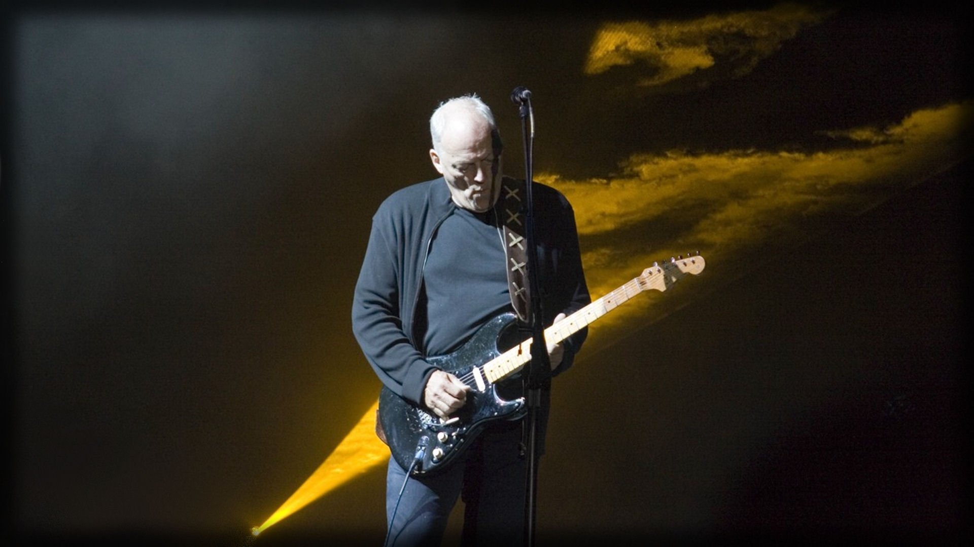David Gilmour: Remember That Night - Live at the Royal Albert Hall Background