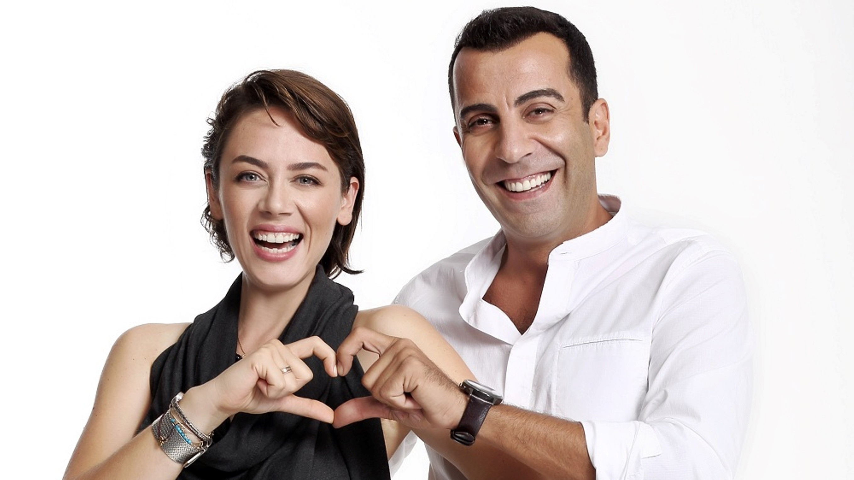 1 Woman 1 Man Background