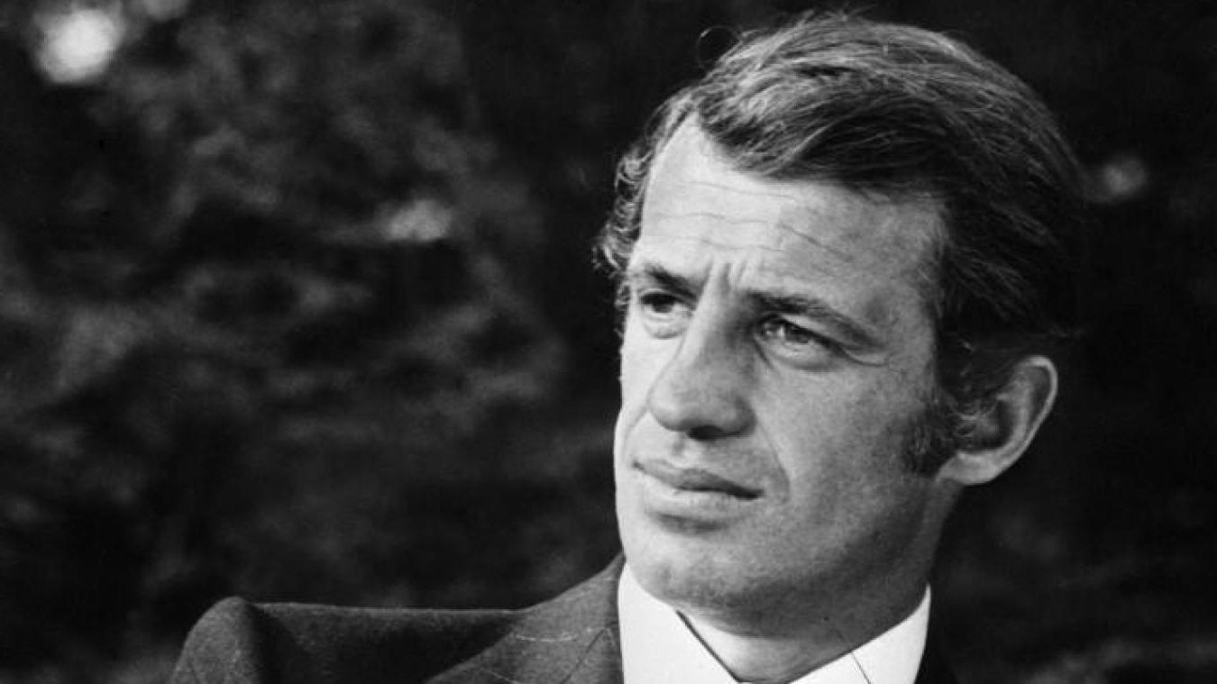 Belmondo, itinéraire... Background