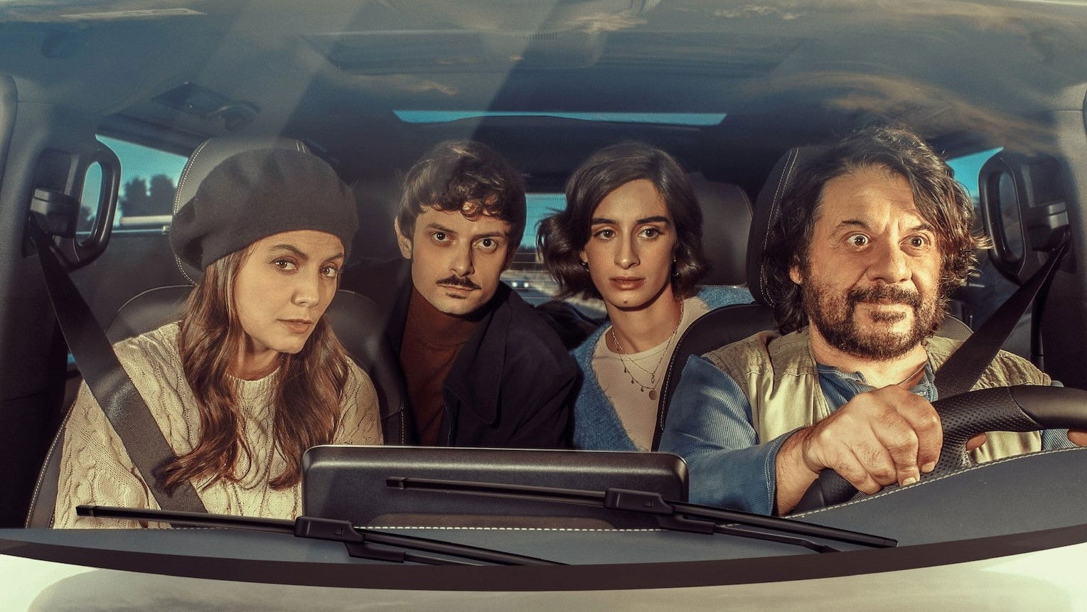 Con chi viaggi Background