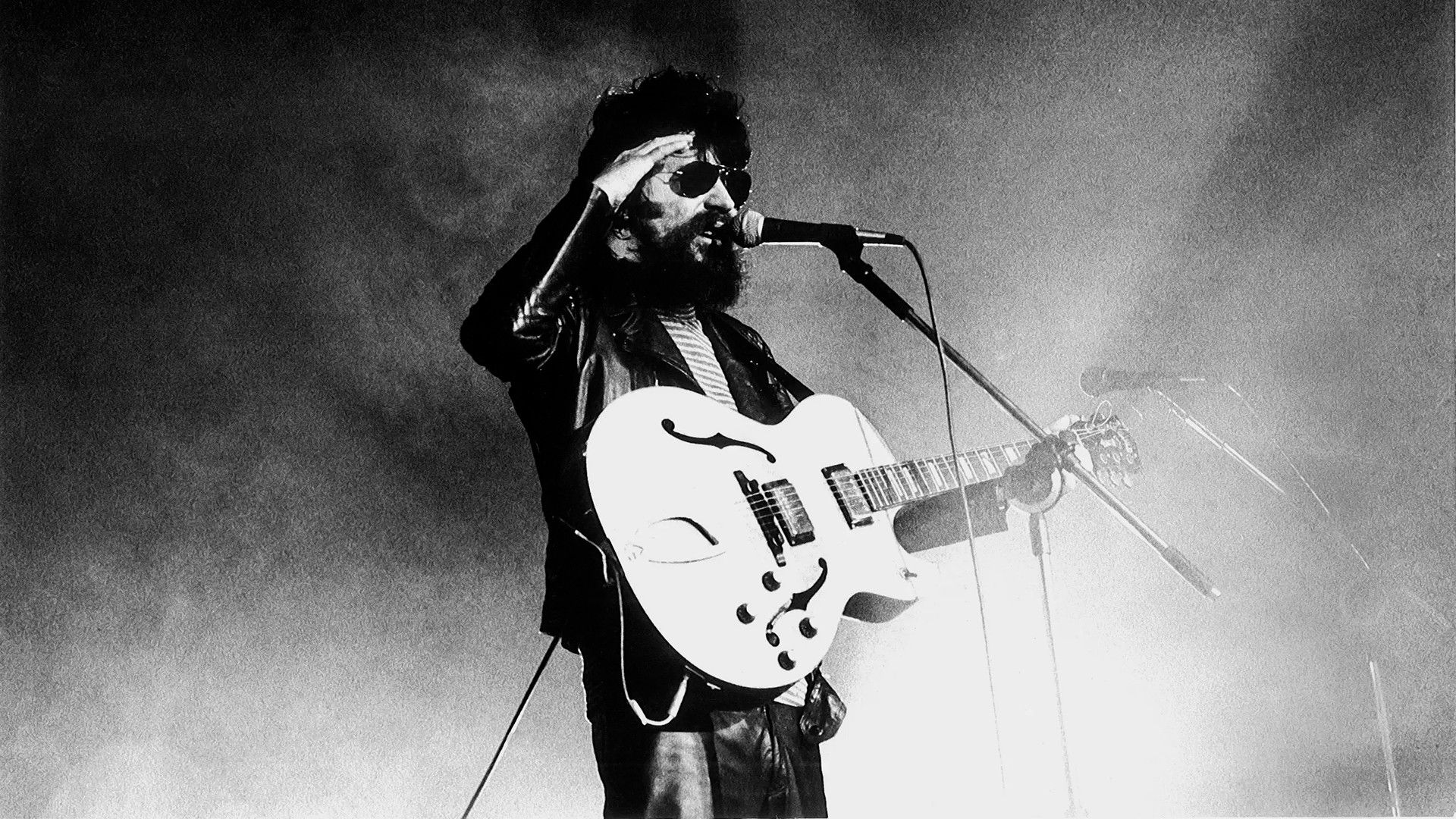 Raul: O Início, o Fim e o Meio Background