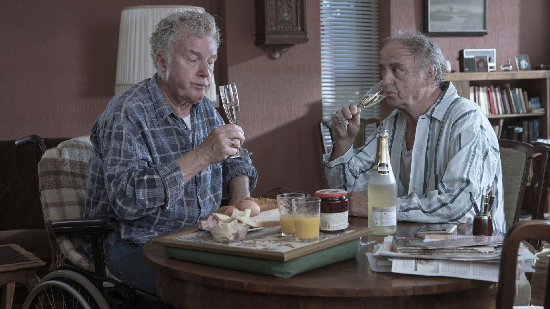 Het geheime dagboek van Hendrik Groen Background