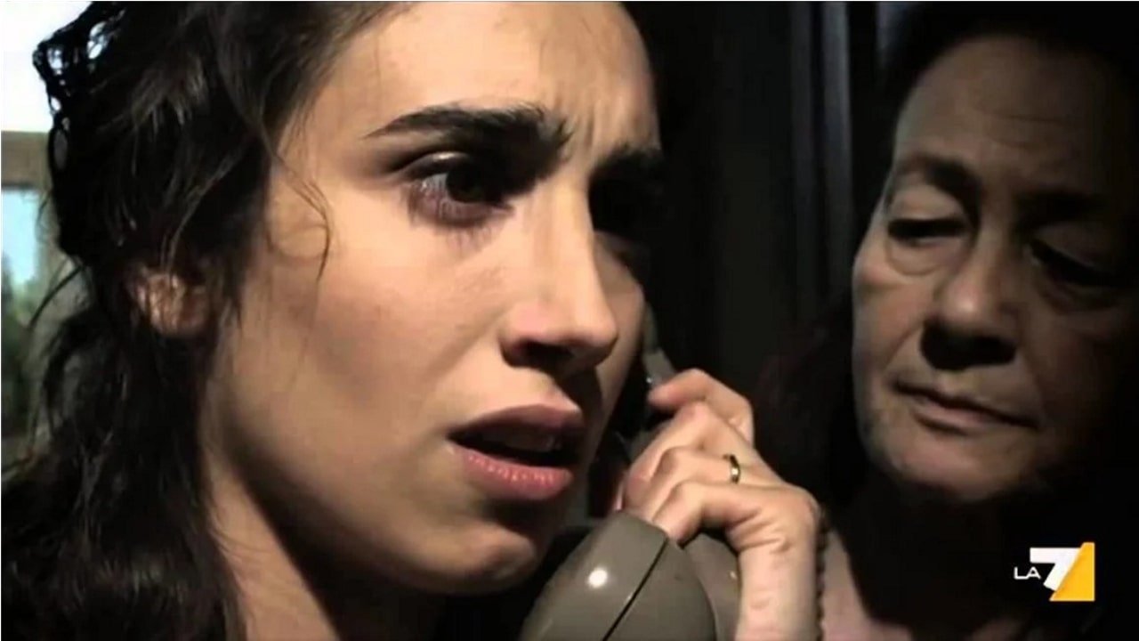 Vi perdono ma inginocchiatevi Background