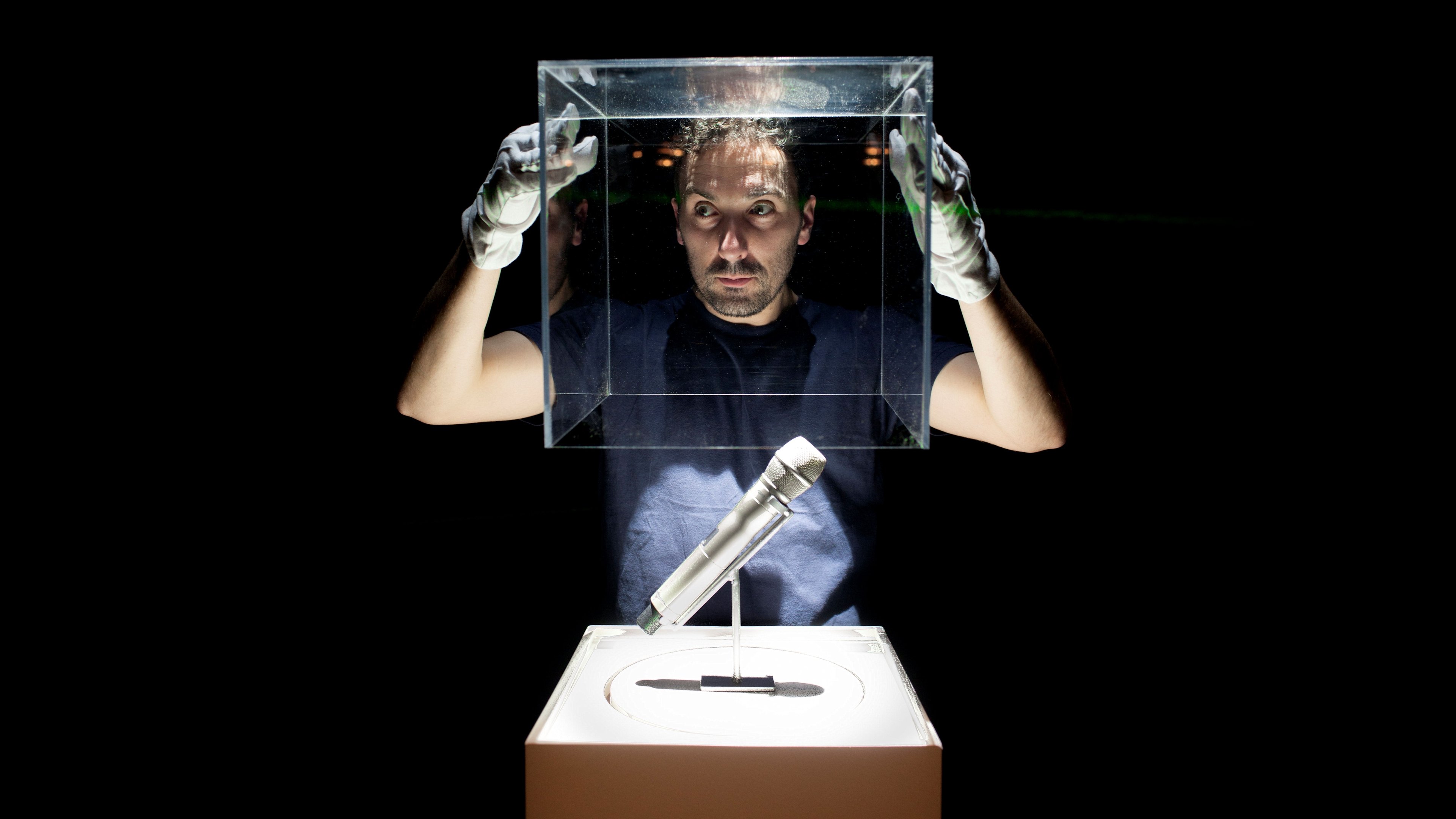 Ronald Goedemondt: De R van Ronald Background