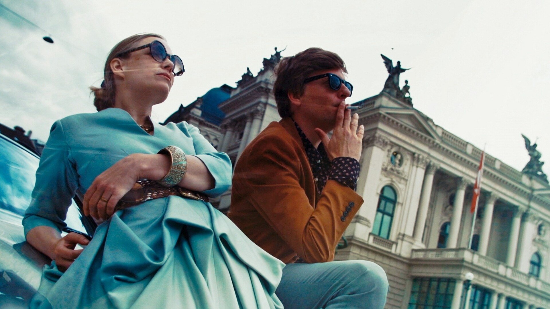 Roiber und Poli Background