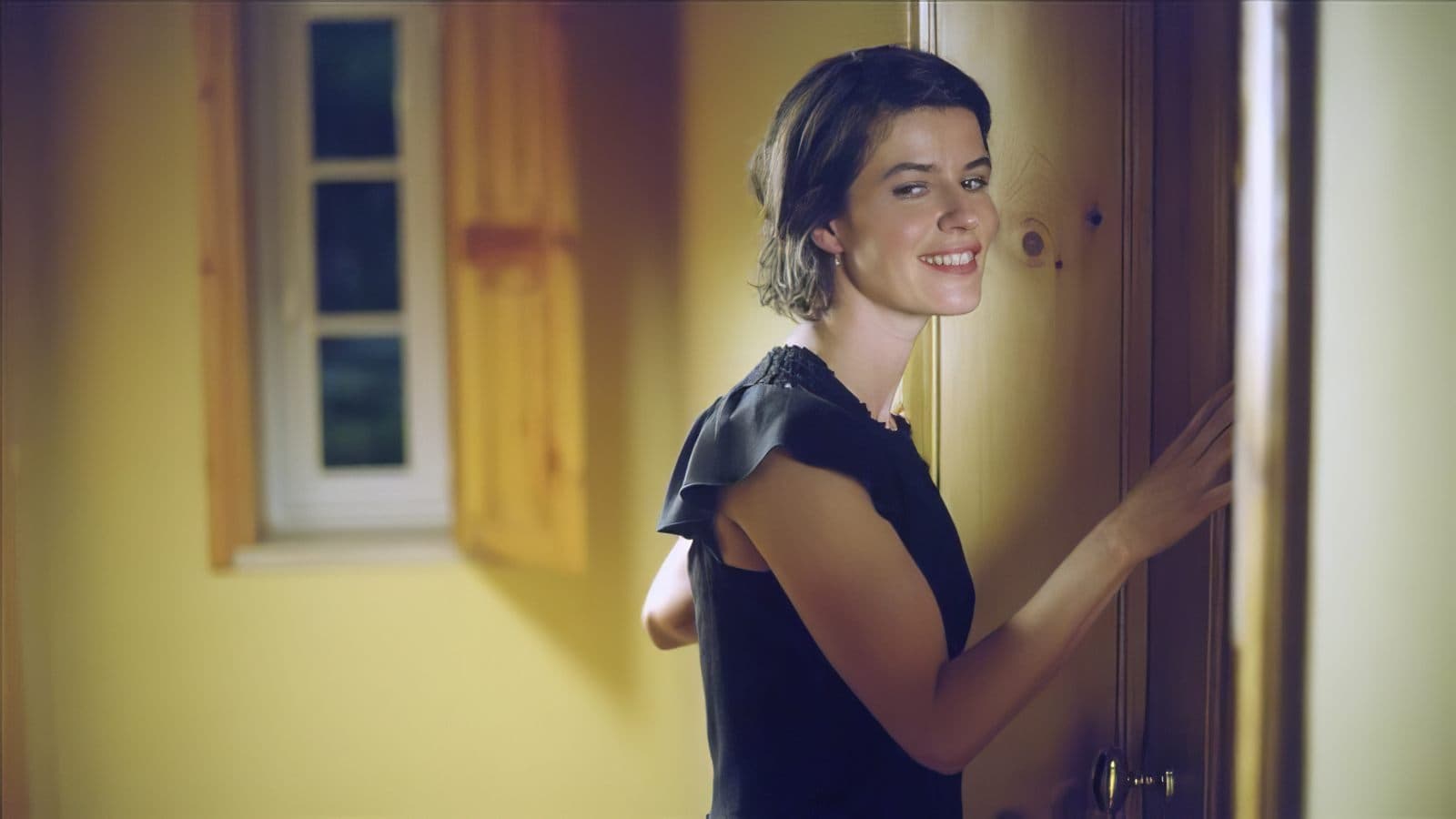 The Inner Life of Martin Frost Background