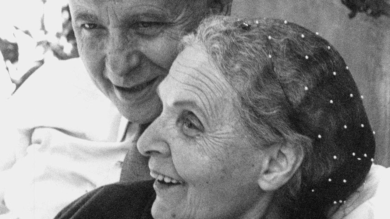 Elsa the Rose Background