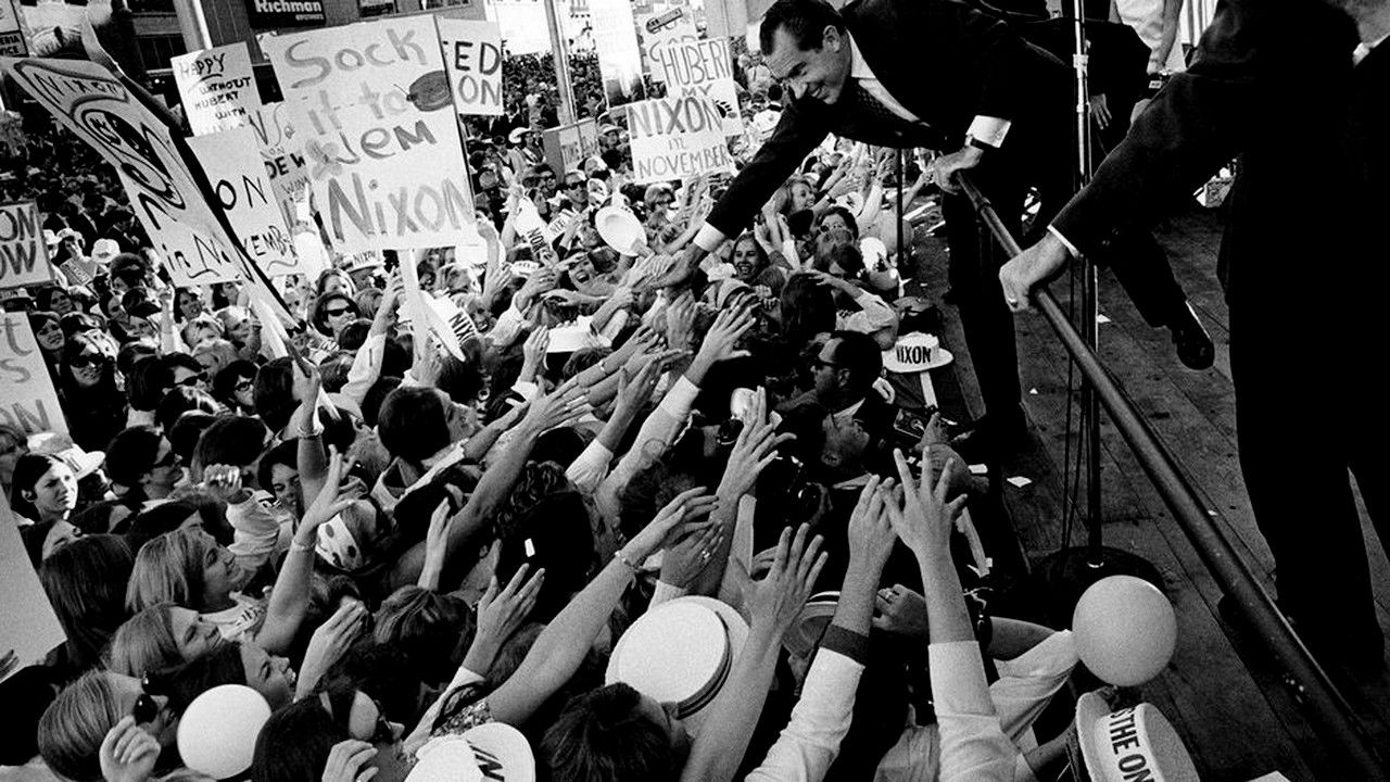 Duel for the White House Background