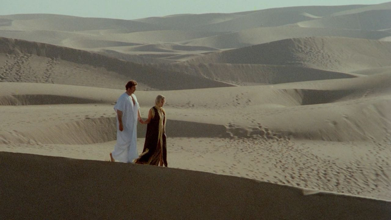 La tumba de los muertos vivientes Background