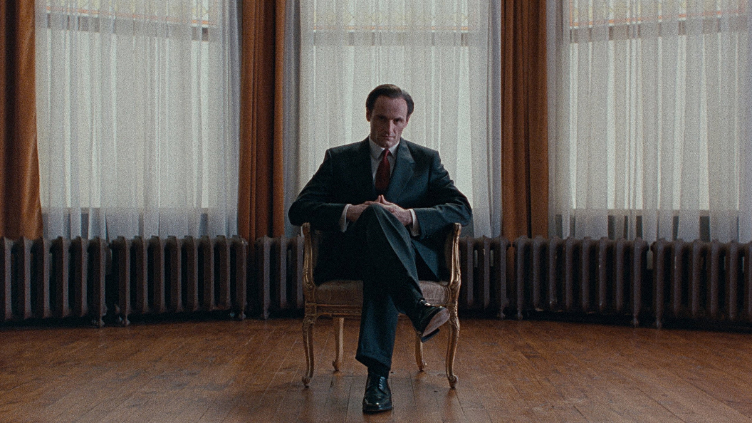 Thirty Two Short Films About Glenn Gould Background