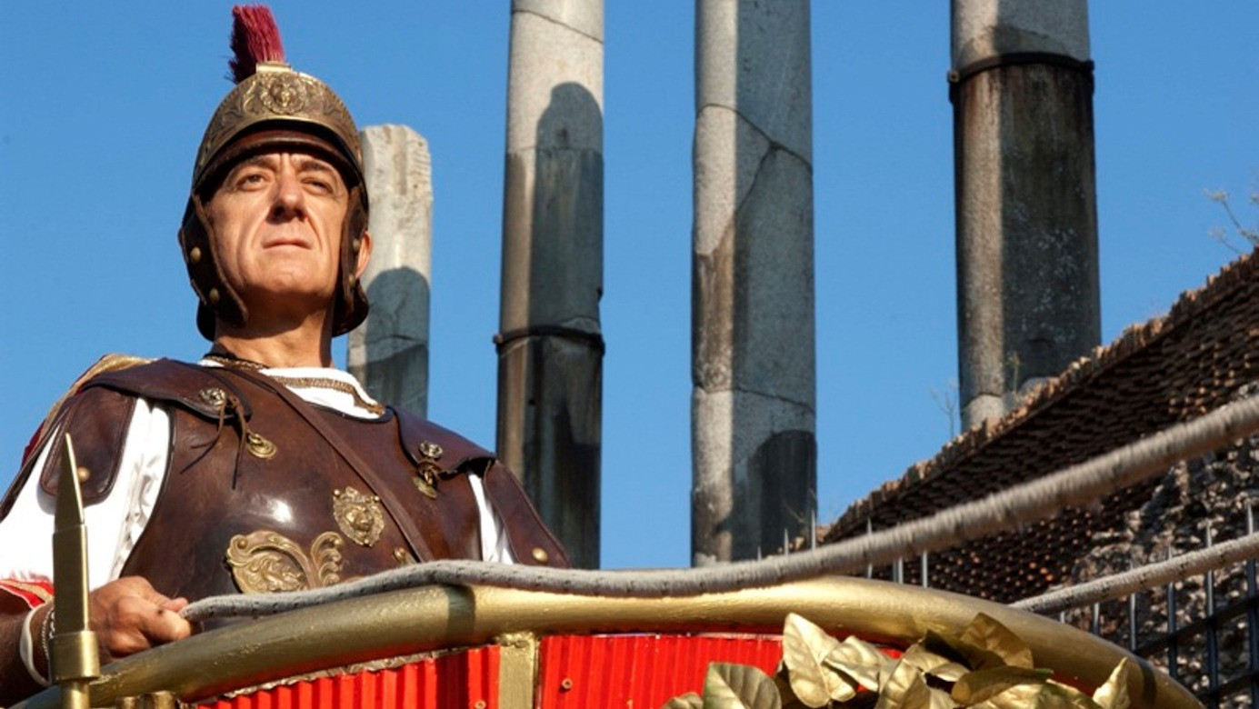 Benur: Un gladiatore in affitto Background