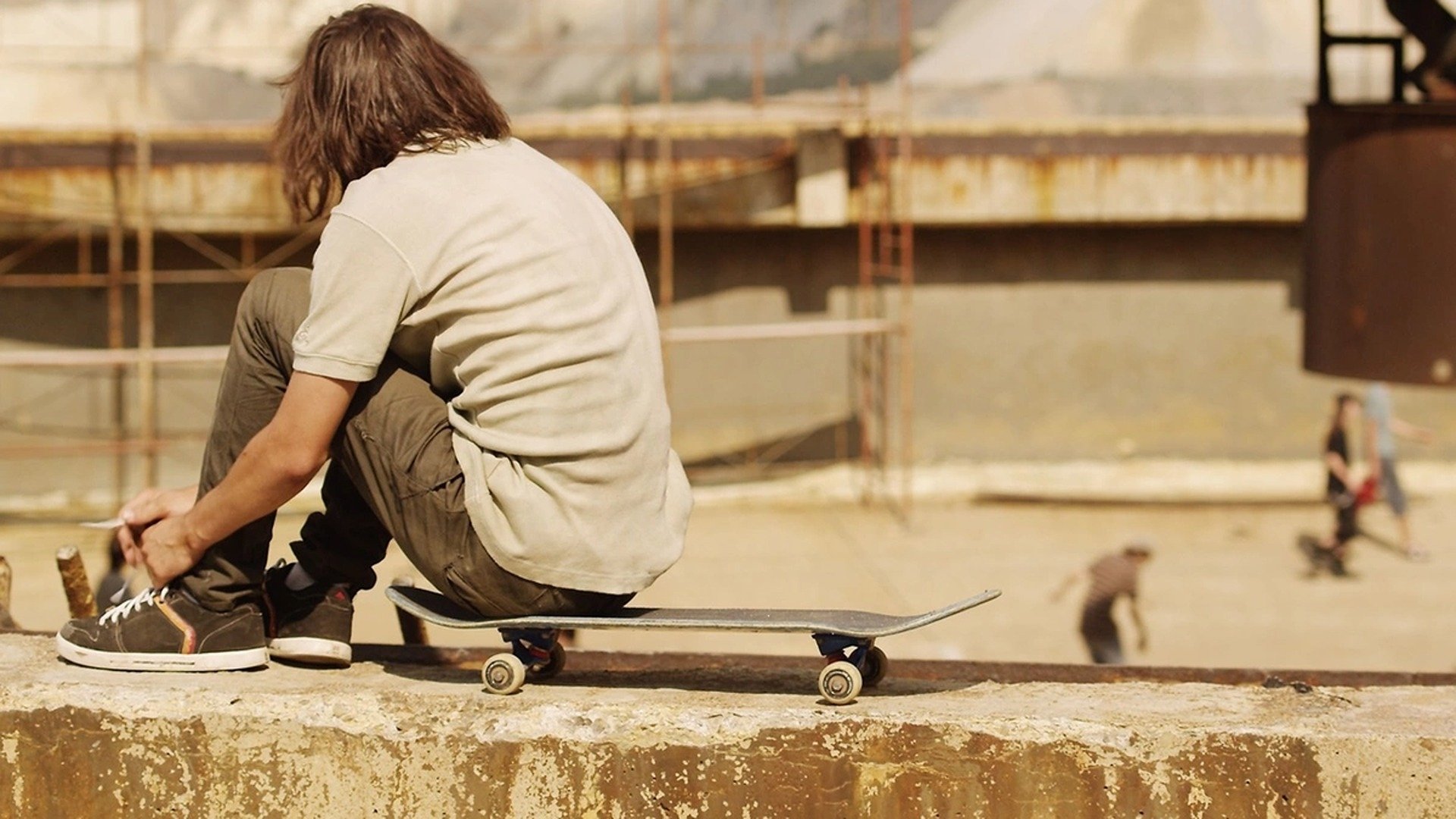 Tilva Ros Background