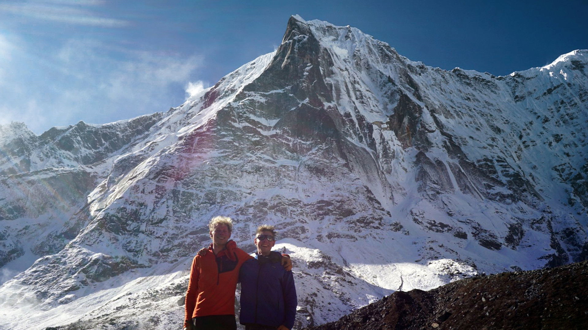 The Northeast Pillar Of Tengkangpoche Background