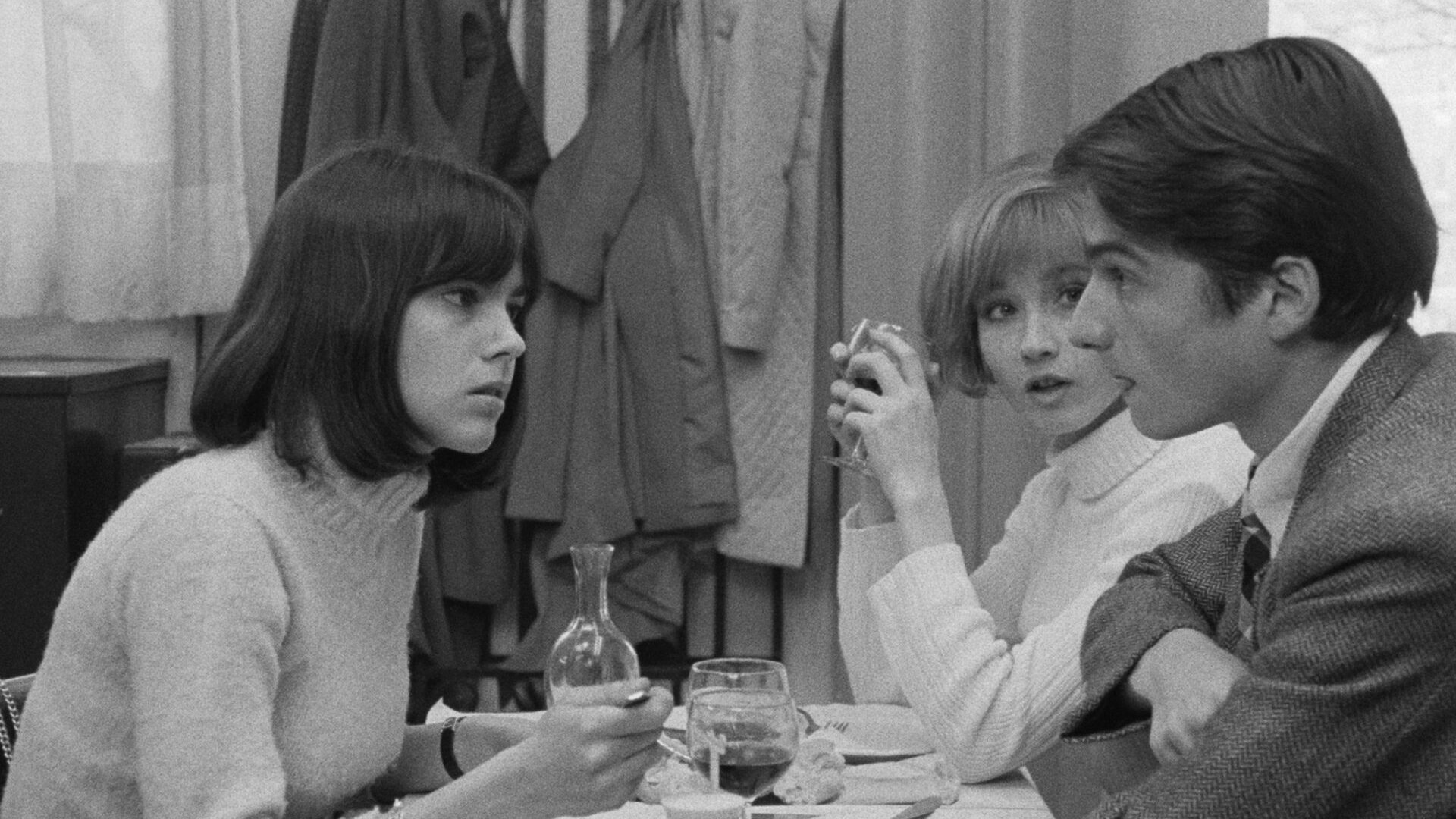 Masculin Féminin Background