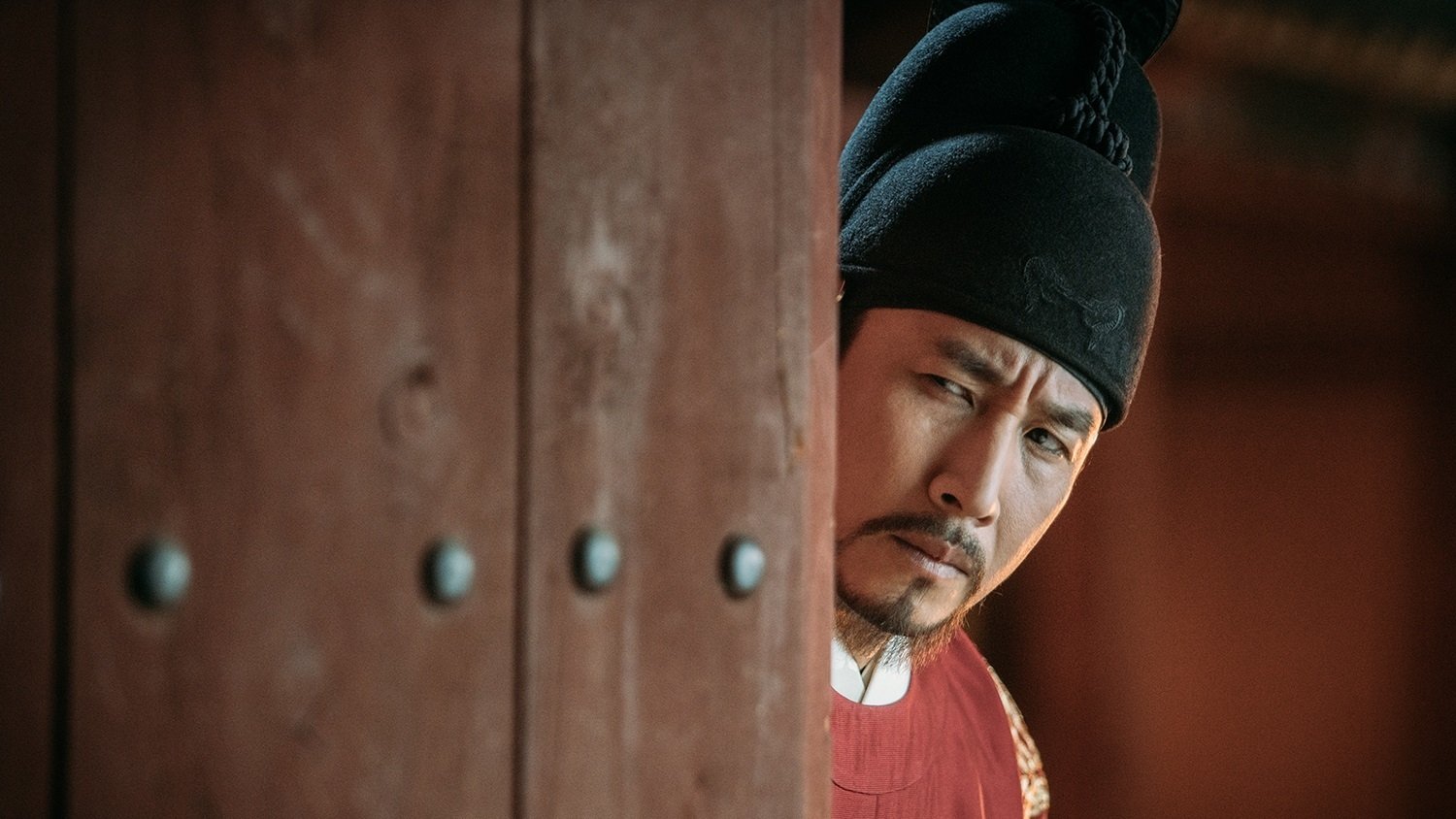 The King's Case Note Background