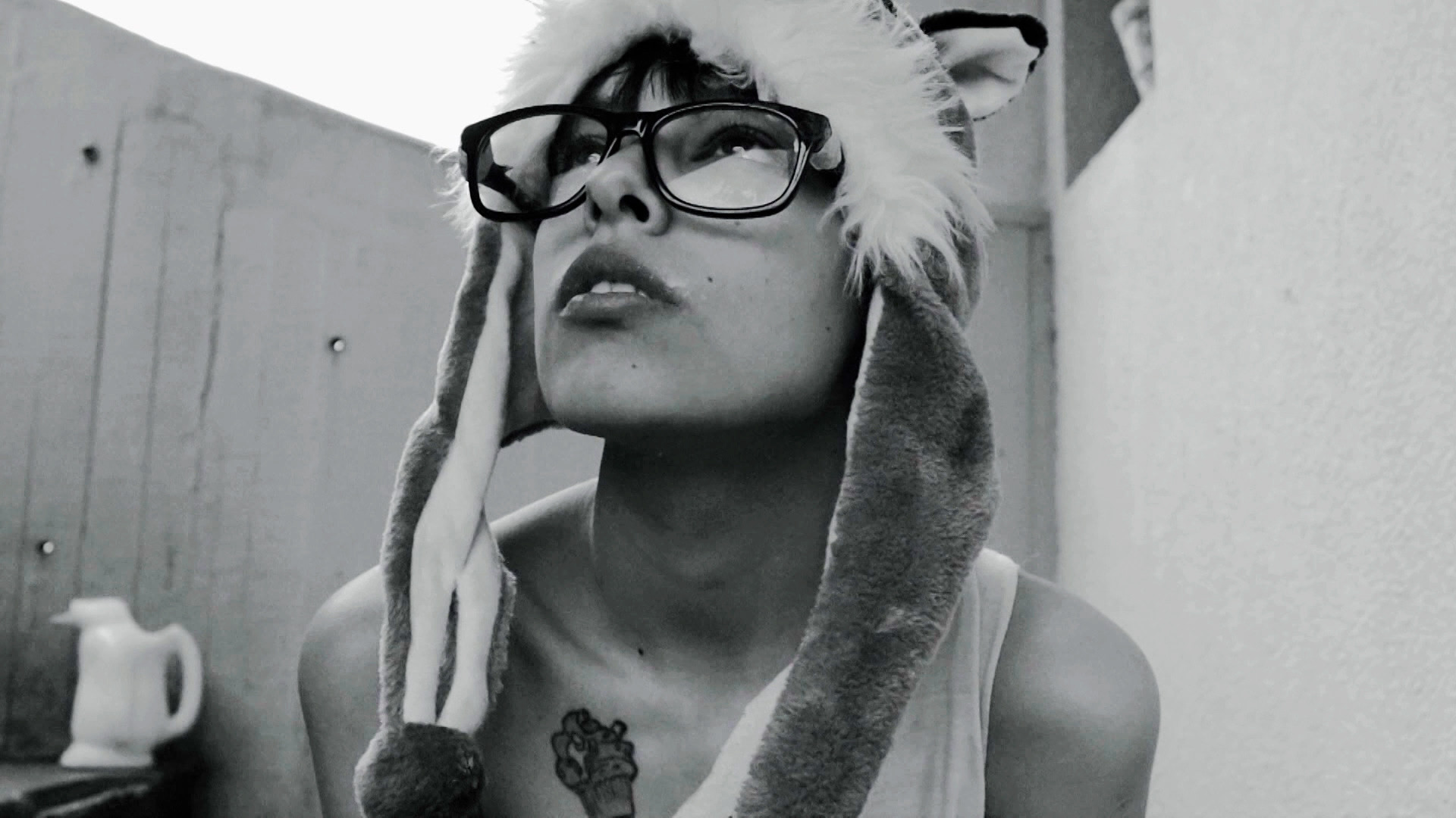 Dolores, un día se quedó sola... Background