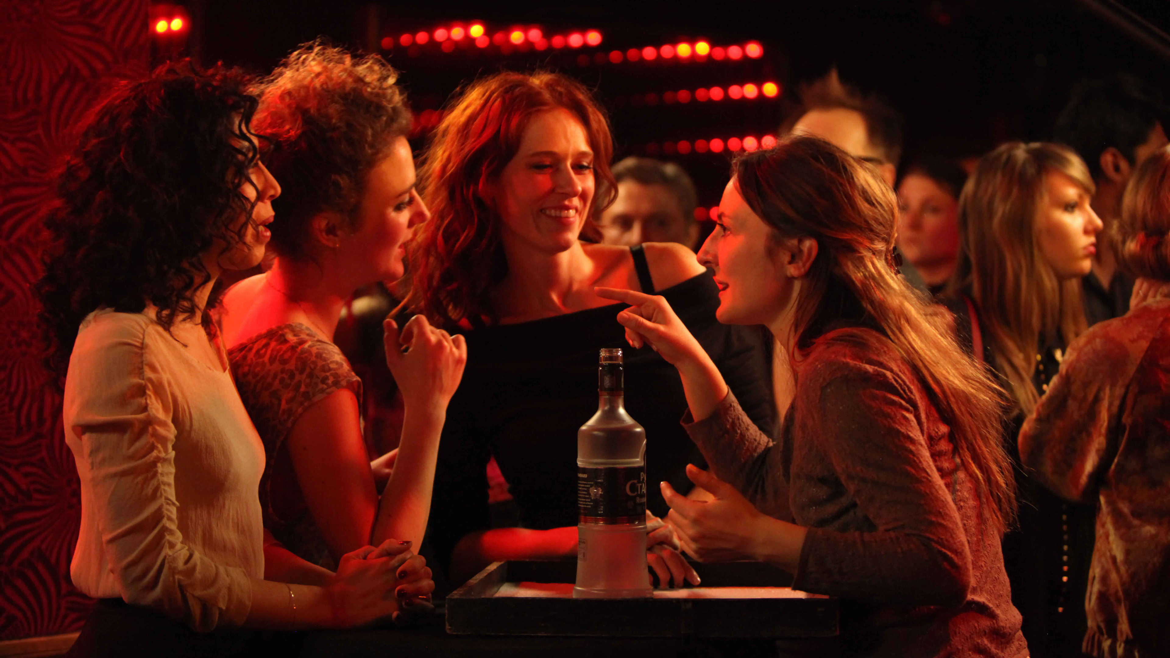 Les Gazelles Background