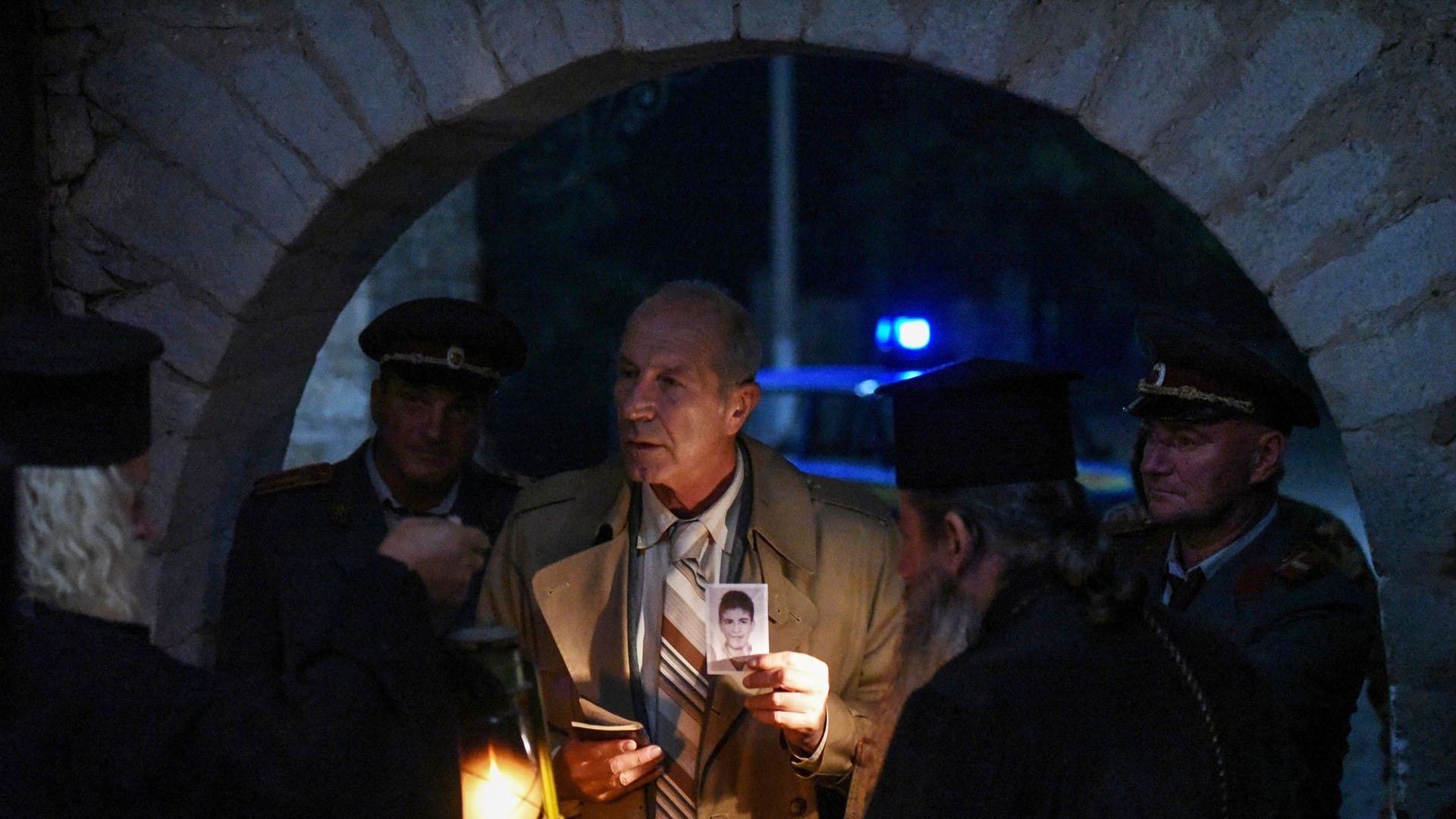 Don't Close Your Eyes Background