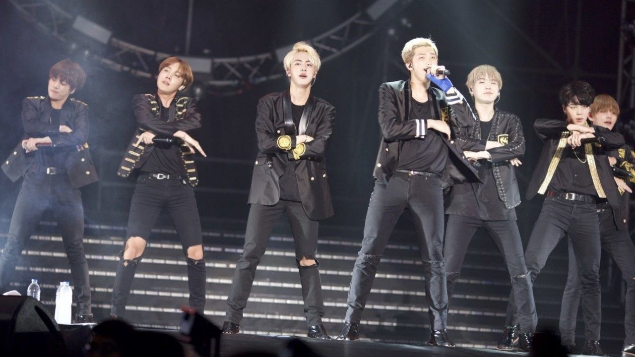 BTS Most Beautiful Moment in Life: EPILOGUE -Japan Edition- Background