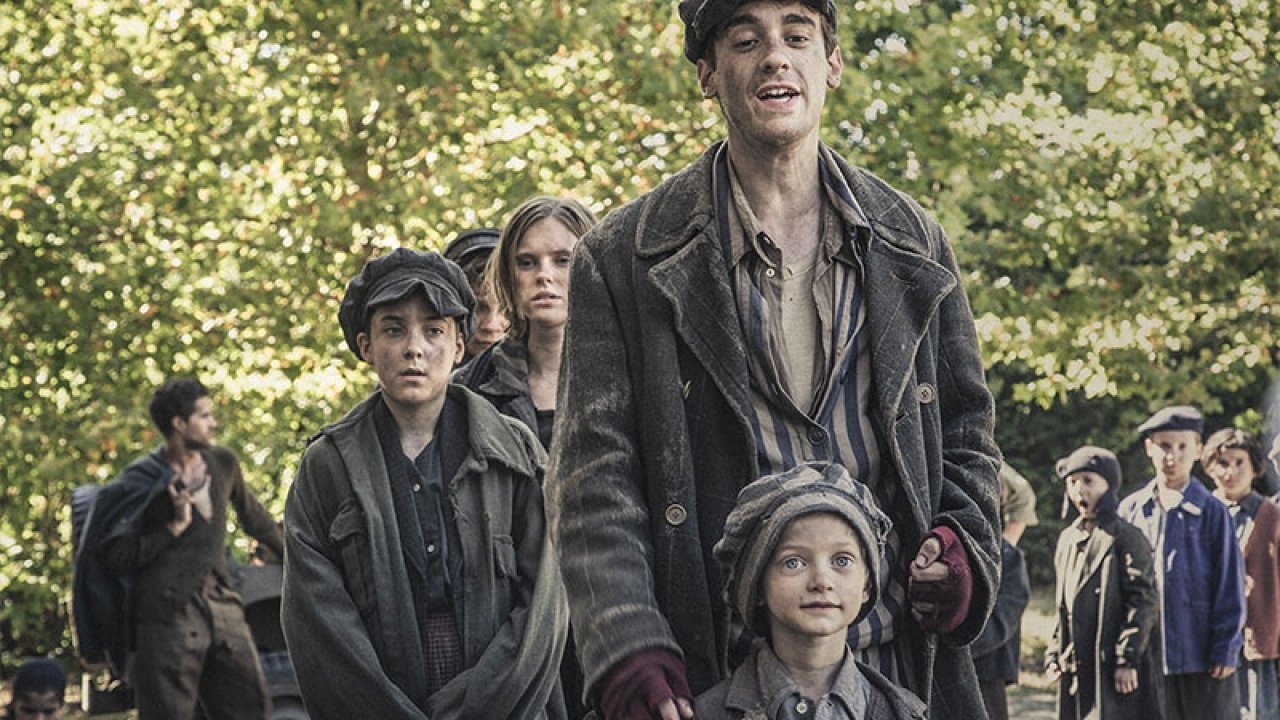 La guerra è finita Background