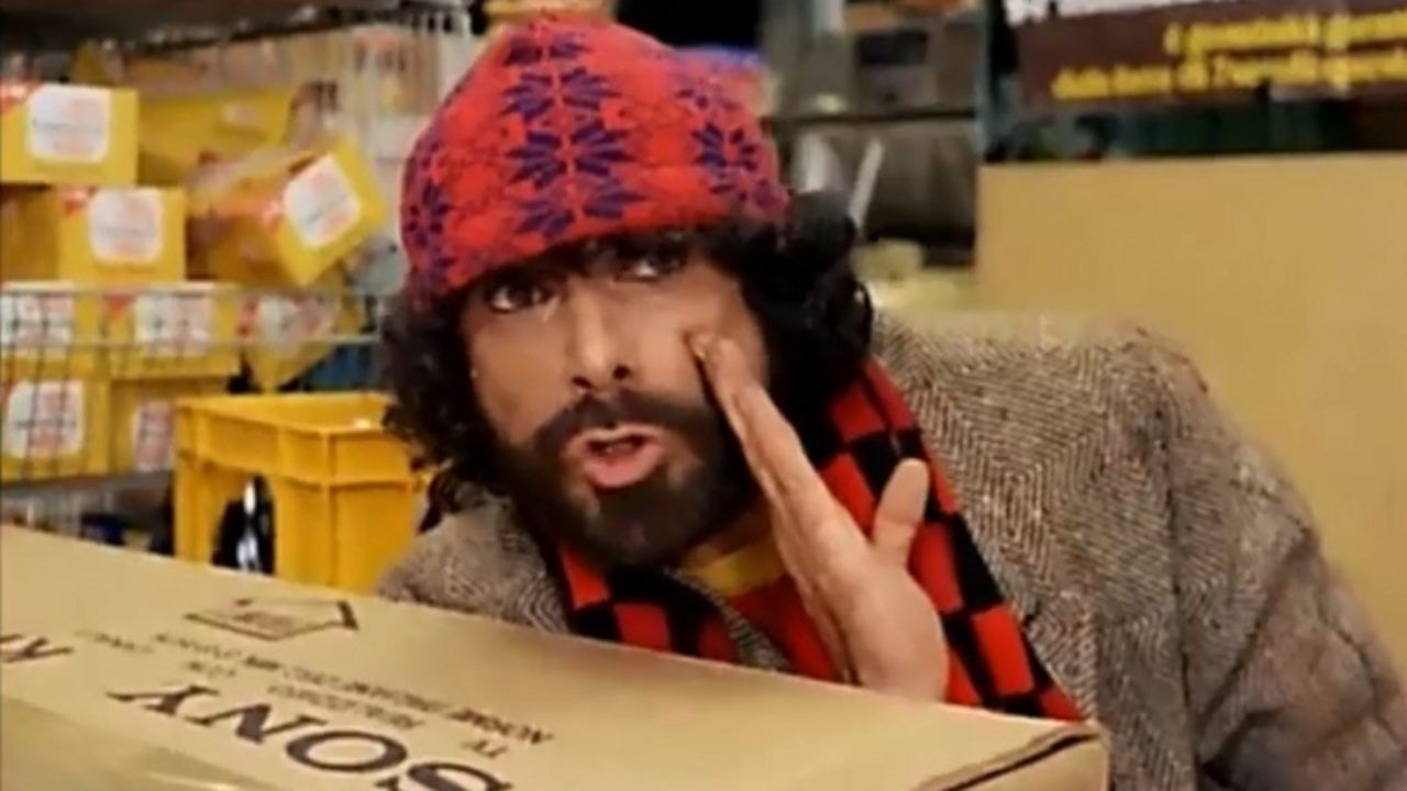 Manolesta Background