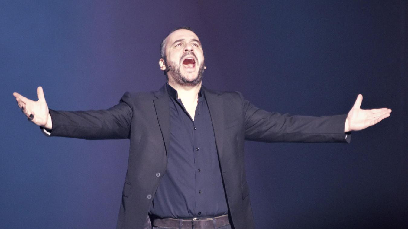 François-Xavier Demaison : Les Dernières Background