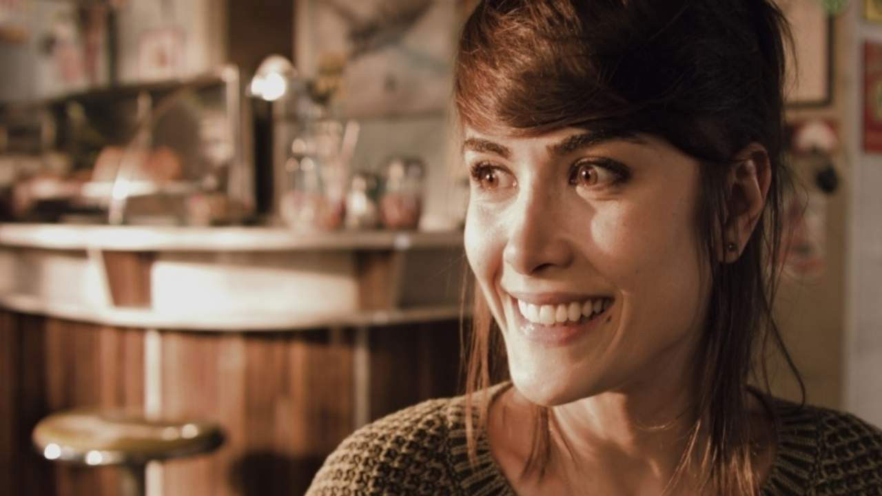 Lili a Ex Background