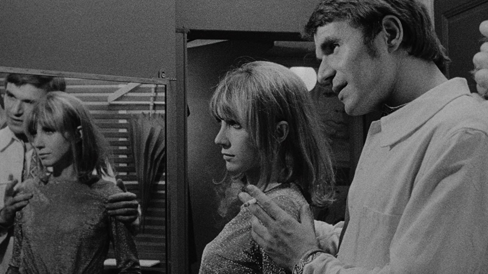 L'Amour fou Background