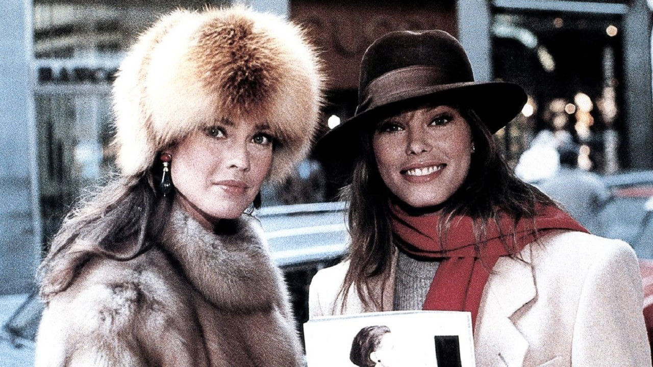 Via Montenapoleone Background