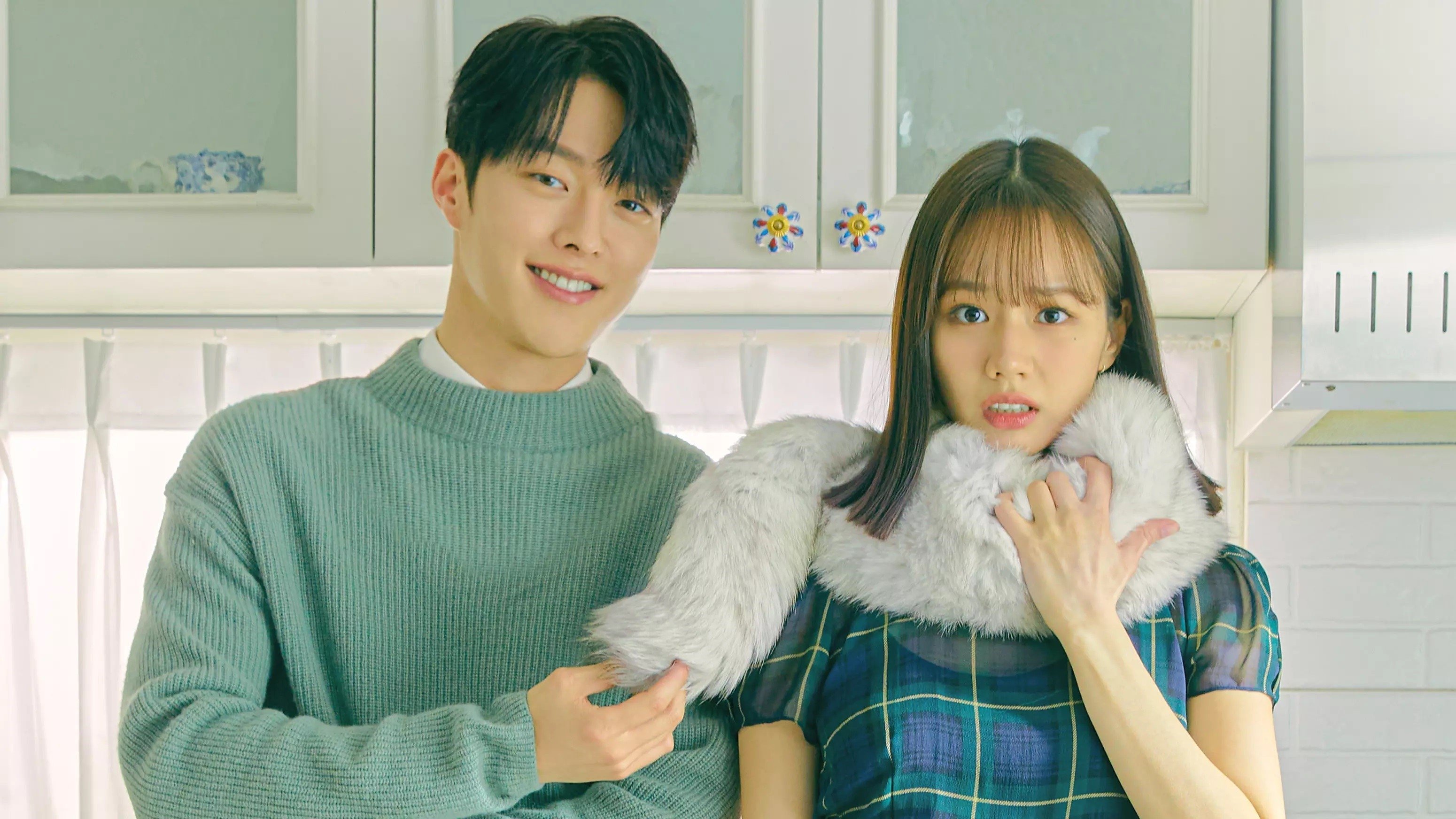 My Roommate Is a Gumiho Background