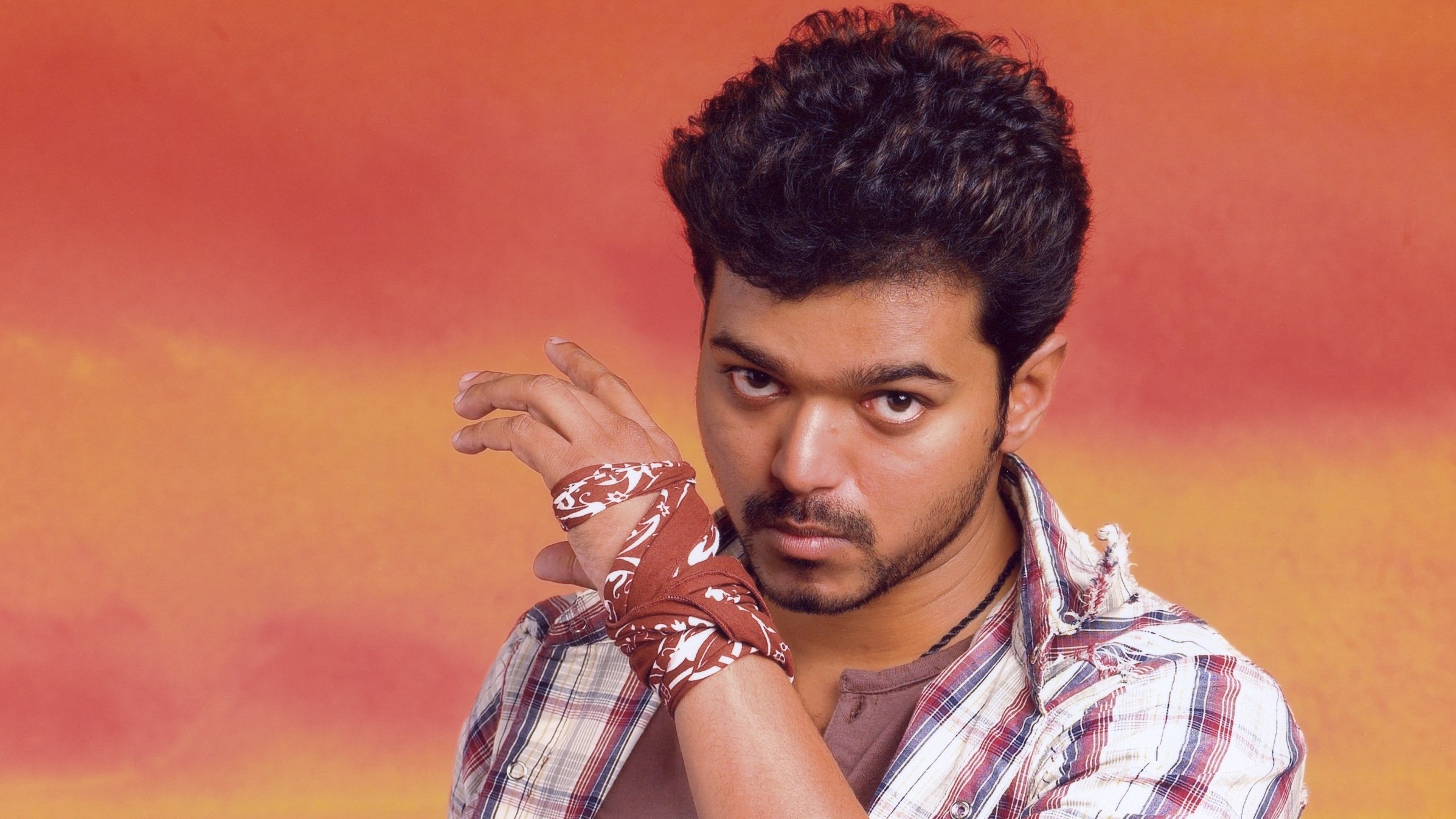 Pokkiri Background