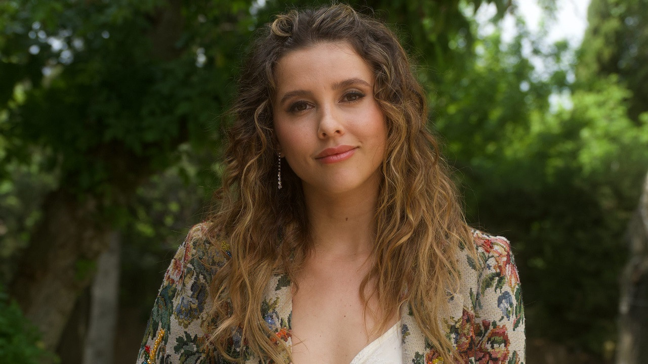 Tu madre o la mía: Guerra de suegras Background