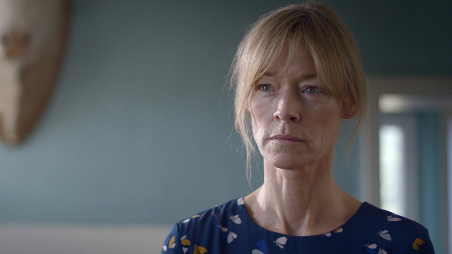 Darling.Sister Background