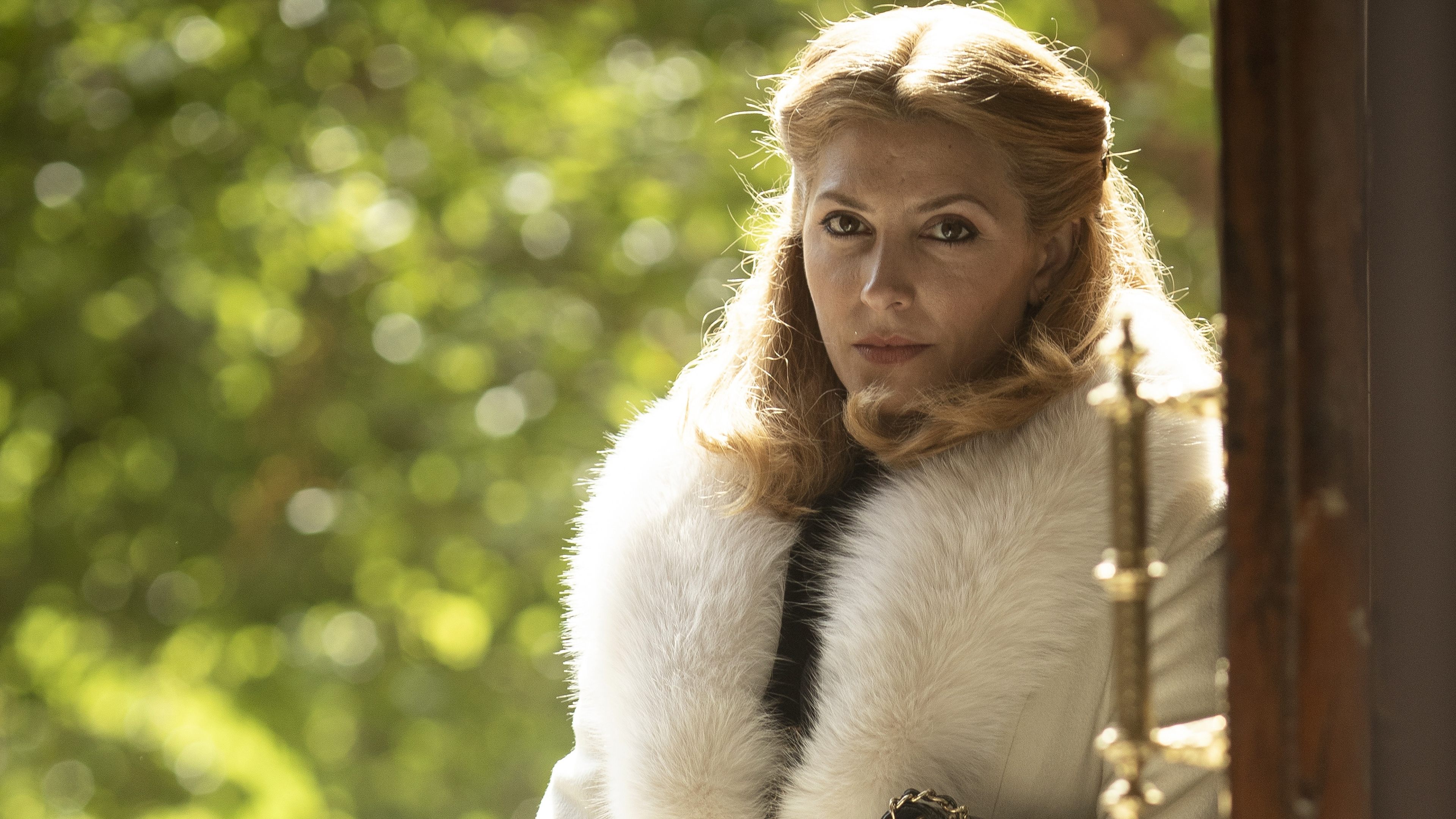 Los renglones torcidos de Dios Background