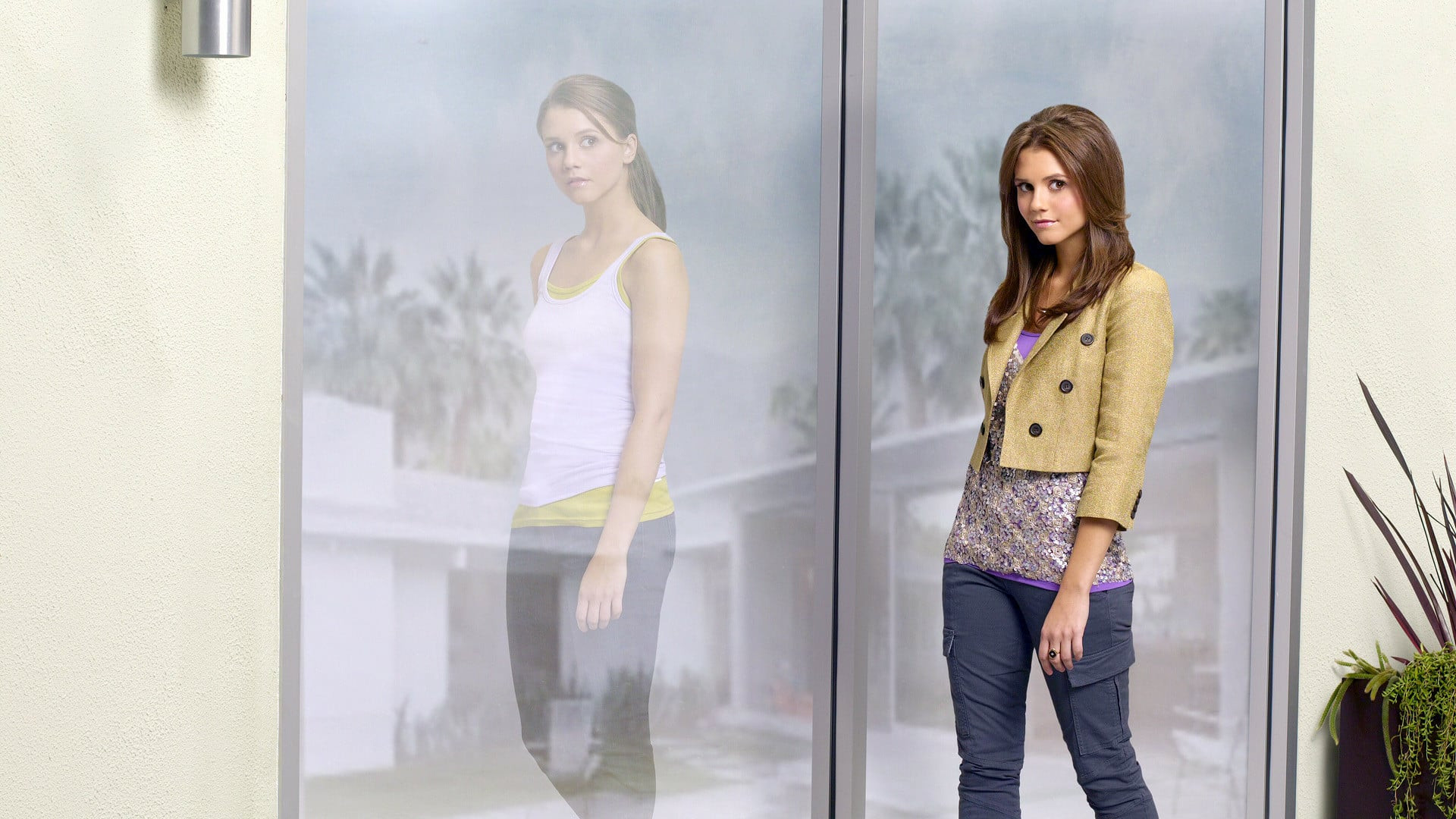 The Lying Game Background