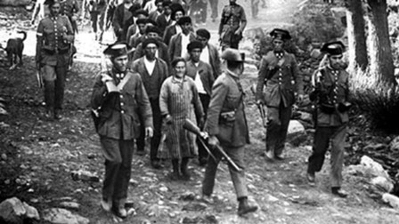 To Die in Madrid Background